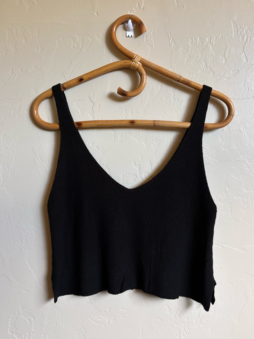 Forever 21 Knit Cropped Black Tank Top Sweater Loose Fit Size Medium Lightweight